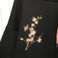 Plum Blossom Embroidered Hoodie - Thumbnail 4