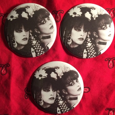 Strawberry switchblade button - Thumbnail 5