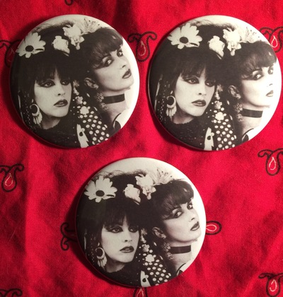 Strawberry Switchblade button