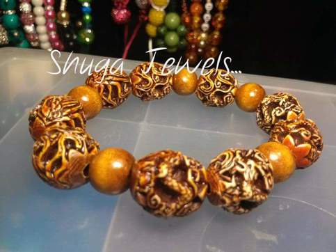 Wood beaded bracelet