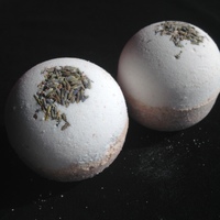 Brazilian Clay & Lavender Bath Bomb - Thumbnail 1