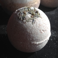 Brazilian Clay & Lavender Bath Bomb - Thumbnail 4