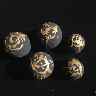 Amber midnight bath bomb