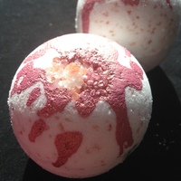 Rose Quartz Bath Bomb - Thumbnail 3