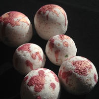 Rose Quartz Bath Bomb - Thumbnail 4