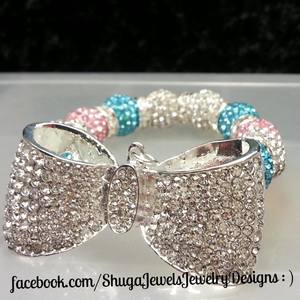 Rhinestone bow bracelet 
