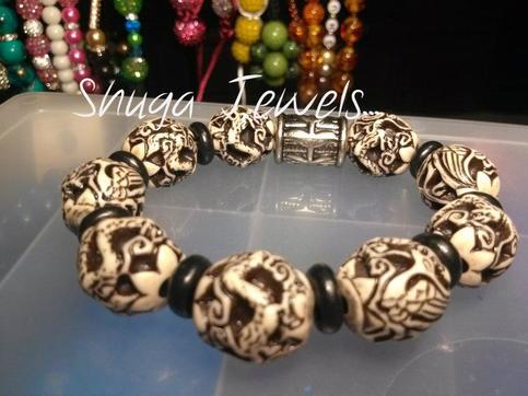 Wood beaded bracelet