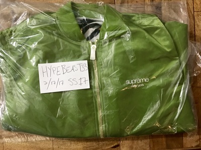 Supreme contrast stitch reversible MA-1 jacket . Large . Green Ss17 