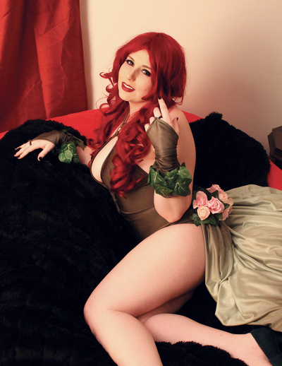 8x10 Poison Ivy Pinup 1