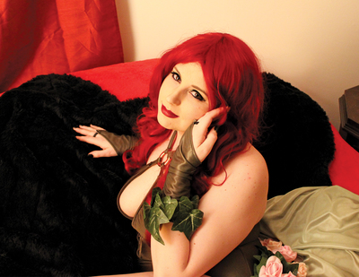 8x10 Poison Ivy Pinup 4