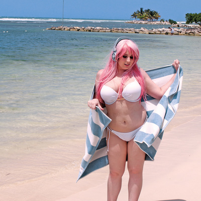 8x10 super sonico beach 3