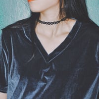 V-NECK VELVET TOP - Thumbnail 3