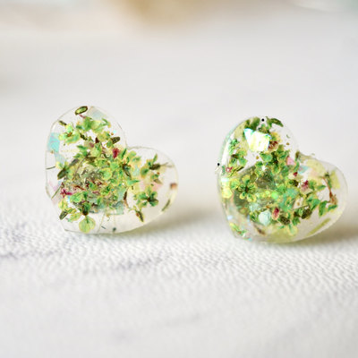 Real dried flowers and resin heart stud earrings in greens