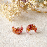 Real Dried Flowers and Resin Moon Stud Earrings in Orange and Red - Thumbnail 1