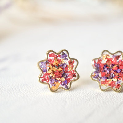 Real dried flowers and resin flower stud earrings in red purple orange mix