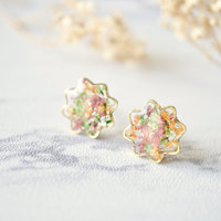 Real Dried Flowers and Resin Flower Stud Earrings in Pink Green Orange Mix - Thumbnail 4