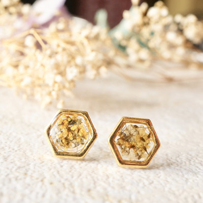 Real dried flowers and resin hexagon gold stud earrings in yellow and white