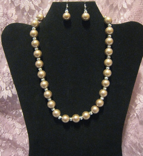 Brown Cultura Glass Pearl Set