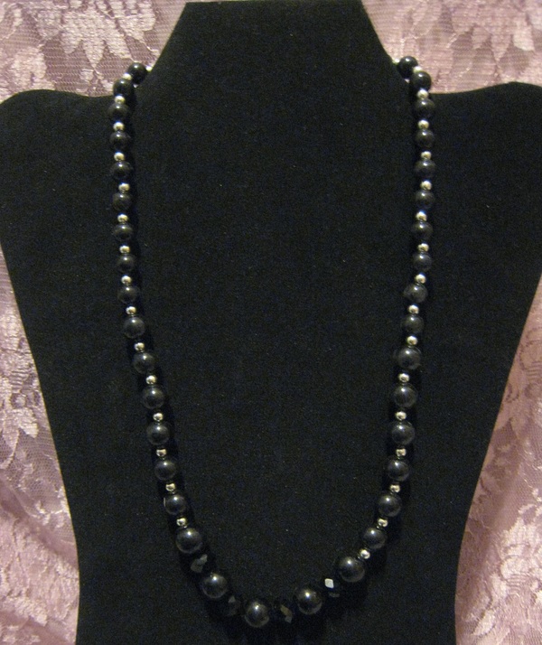 Black Cultura Pearl Glass Necklace