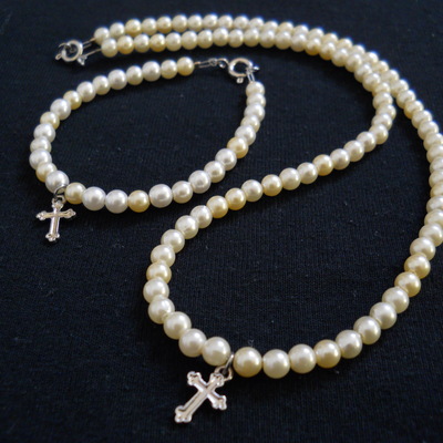 Faux pearl and cross bead necklace and bracelet 