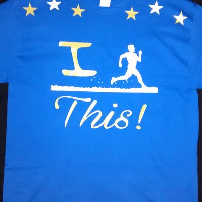 I run this! (royalblue,yellow,&white) mens t-shirt.