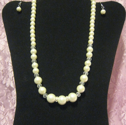 Cream Cultura Glass Pearl Necklace Set