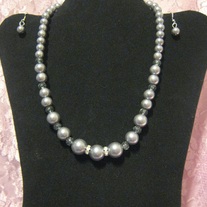 Gray Cultura Glass Pearl Necklace Set