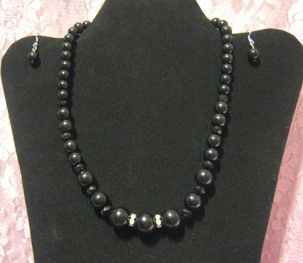 Black Cultura Glass Pearl Necklace Set