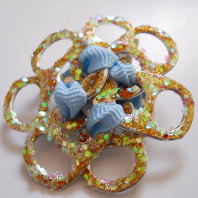 Gold shimmer tab pin