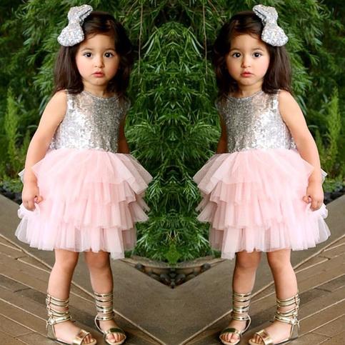 Trail Of Glitter Dress in silver