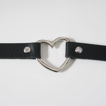31004 Leather heart choker