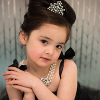 Mini Audrey Hepburn-the Girl Size Breakfast At Tiffany's Costume Tiara Hair Piece - Thumbnail 1