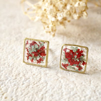 Real Dried Flowers and Resin Square Stud Earrings in Red and Mint - Thumbnail 3