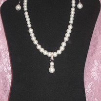 White Glass Pearl & Crystal Necklace Set
