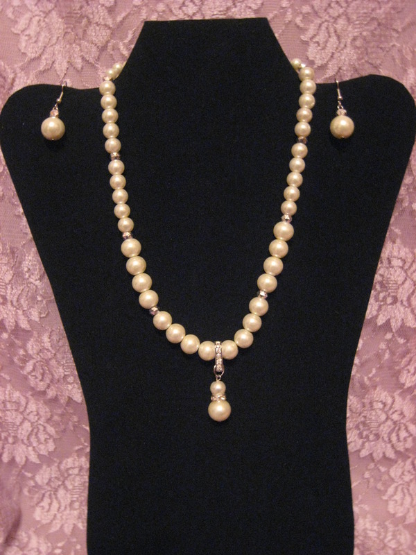 Cream Glass Pearl & Crystal Necklace Set