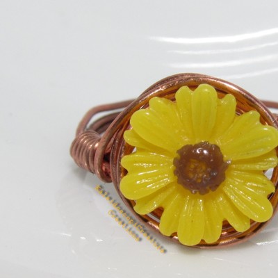 Yellow daisy ring