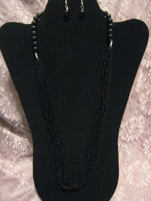 Black Sweater Necklace Set