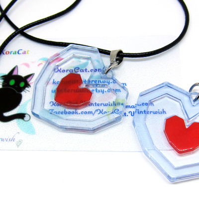 Legend of zelda: heart piece necklace keychain (40mm)
