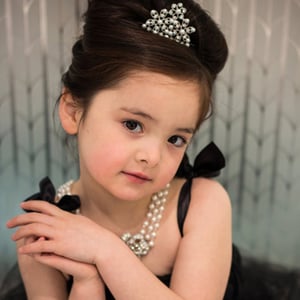 Audrey Hepburn-the Breakfast at Tiffany's Holly Golightly Pearl Tiara Costume Hair Piece - Thumbnail 6