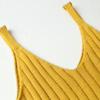 V-neck Knitted Tank Top - Thumbnail 3
