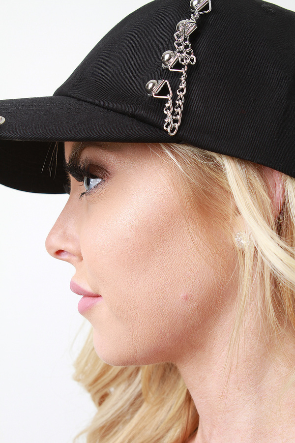 Ring and Chain Accent Baseball Cap