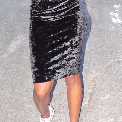 Crushed velvet pencil skirt