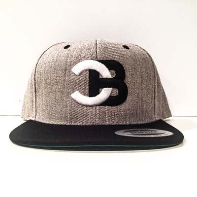 Snapback- heather gray/black bill 