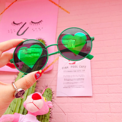 Holobae green heart sunglasses
