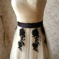 Romantic Ivory Simple Wedding Dresses Embroidery Lace Maxi Wedding Dresses 2020 Custom Plus Size, Sweet Heart Neckline - Thumbnail 1