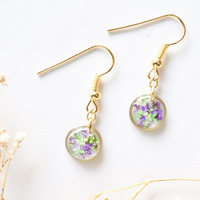 Real Dried Flowers and Resin Earrings, Gold Circle Drops in Purple Green - Thumbnail 4
