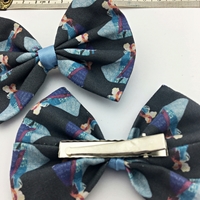 Queen Elsa & Princess Anna - Sisters - Frozen Print on Black Fabric Medium Hair Bow - Thumbnail 4