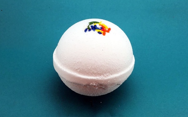  Fizzy Scented Bath Bombs