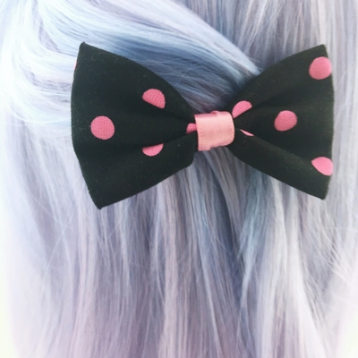 Black and pink polkadot print small fabric hair bow - dot hair clip - Thumbnail 3