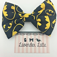 Black & Yellow Bat Print Large Hair Bow - Superhero Hair Clip - Thumbnail 3